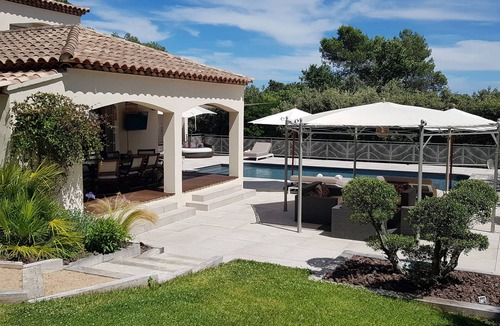 Saint-Maximin-la-Sainte-Baume Villa | villa air conditioning, heated pool, jacuzzi -