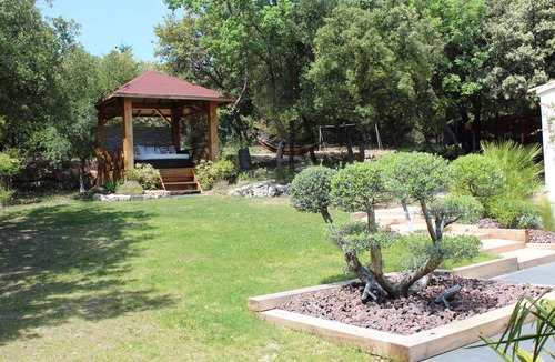 Saint-Maximin-la-Sainte-Baume Villa | villa air conditioning, heated pool, jacuzzi -