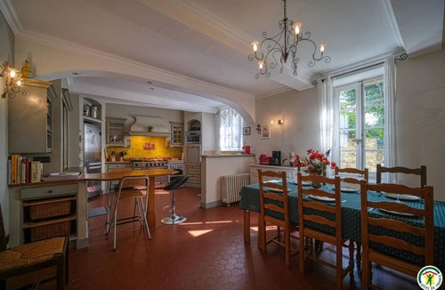 Saint-Pantaleon-les-Vignes House | 240 m² Gîte ∙ 6 bedrooms ∙ 12 guests