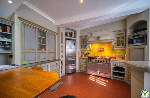 Saint-Pantaleon-les-Vignes House | 240 m² Gîte ∙ 6 bedrooms ∙ 12 guests
