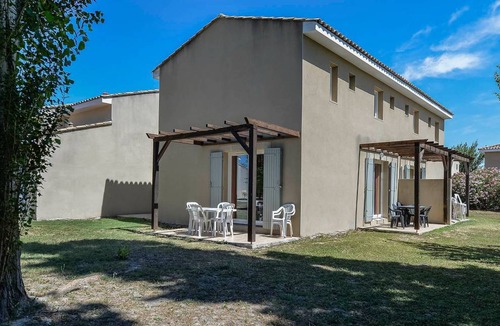 Saint-Saturnin-les-Avignon Apartment | 40 m² Apartment ∙ 2 bedrooms ∙ 6 guests