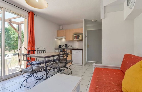 Saint-Saturnin-les-Avignon Apartment | 40 m² Apartment ∙ 2 bedrooms ∙ 6 guests