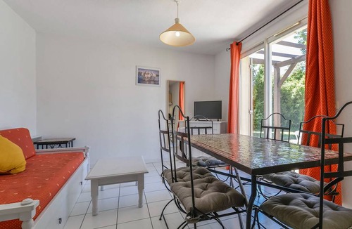 Saint-Saturnin-les-Avignon Apartment | 40 m² Apartment ∙ 2 bedrooms ∙ 6 guests