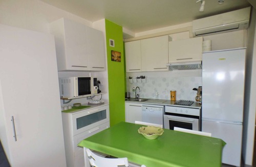 Les Sablettes Apartment | Full sea view, air conditioning, beach a stone's throw away, everything on foot
