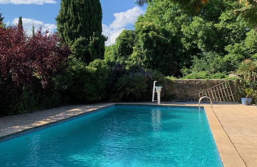 Remoulins House | Fully renovated, air-conditioned 18th-century house with large swimming pool