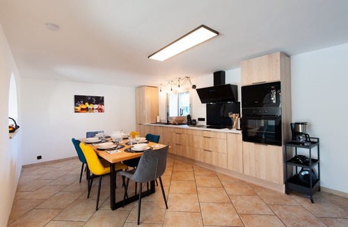Entressen House | Gîte Cerise - Maison climatisée avec piscine