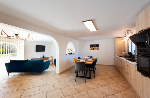 Entressen House | Gîte Cerise - Maison climatisée avec piscine