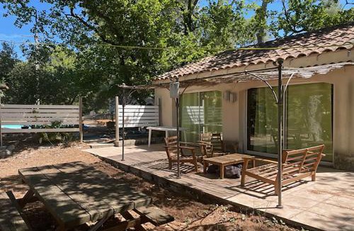 Velleron House | Gîte du Jonquas
