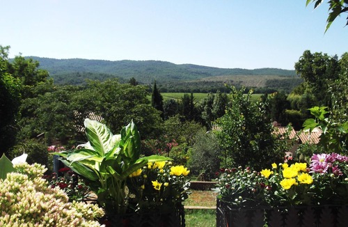 Montfort-sur-Argens Apartment | Gîte en Provence - Medieval village, near Verdon.