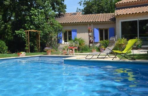 Rochefort-du-Gard House | Gîte sous les chênes : pour un séjour ressourçant