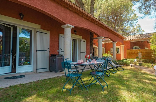 Castillon-du-Gard Apartment | Gîtes piscine La Bastide des Pins