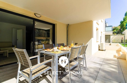La Faviere Apartment | Garden,beach et pool in La Favière by SELECT’soHOME