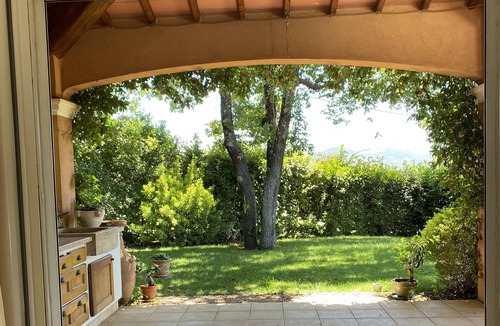 Gareoult House | Garden villa with pool