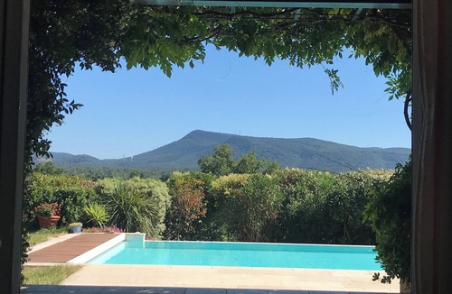 Gareoult House | Garden villa with pool