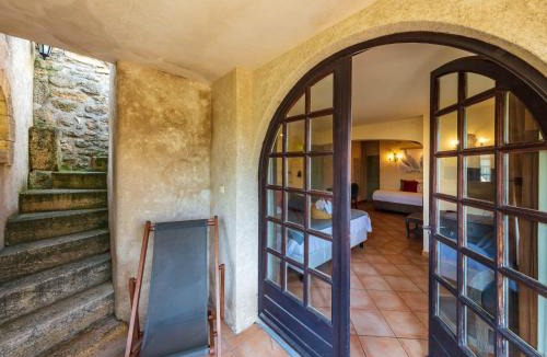 Salon-de-Provence Hotel | Garrigae Abbaye de Sainte Croix