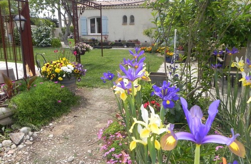 Gignac-la-Nerthe Villa | GIGNAC Villa 180m², 3 bedrooms, quiet, 10min beaches, with a vegetable garden, secure swimming pool
