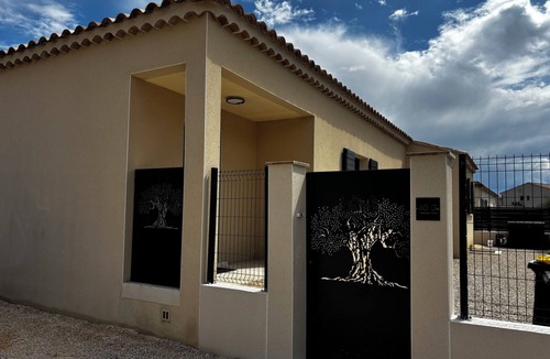 Caromb Villa | GITE DE MONTFORT