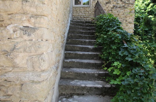 Cabrieres-d'Avignon Apartment | Gite Lou Bancaou classified 2 * in stone property in the village center
