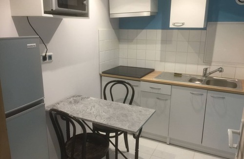 Peyrolles-en-Provence Apartment | Glykini Apartment