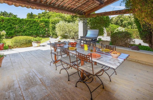 Rochefort-du-Gard House | Gorgeous home in Rochefort-du-Gard