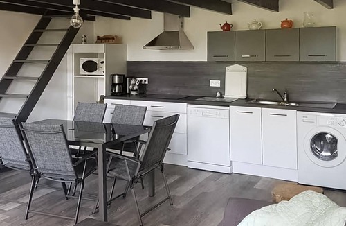 Malaucene House | Gorgeous home in Malaucène with house a mountain view