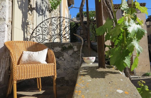 Goult House | GOULT: 2 bedroom house with great views, 2 minutes walk from the main square
