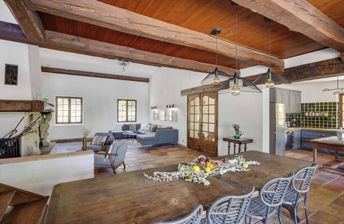 Callas Villa | Grand Provencal 5-Bedroom Stone Villa with Pool