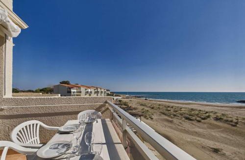 Le Grau-dʼAgde Apartment | Grau d'Agde : Studio cabine avec terrasse, parking privé, vue mer - FR-1-423-270