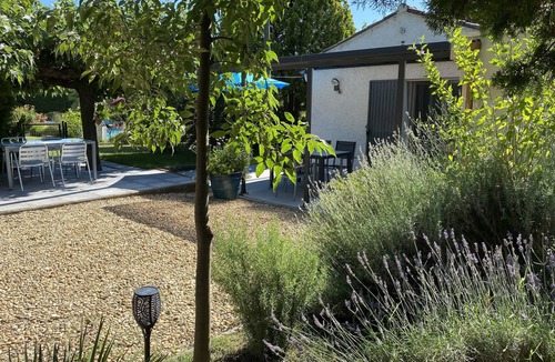 Montfrin House | Gray flamingo house