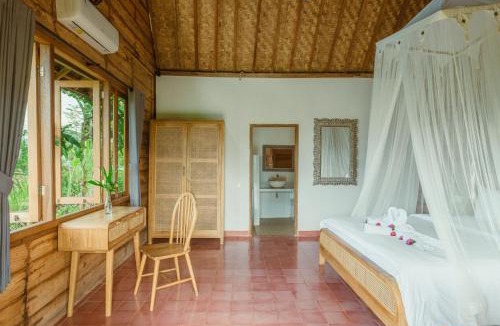 Sidemen House | Green vanilla kabin