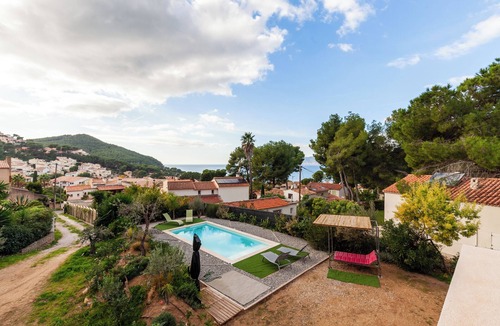 La Madrague Villa | Ground floor villa with swimming pool 150 m from the sea – Sea view, Wi-Fi and air conditioning
