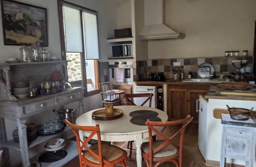 Piolenc Apartment | Hébergement Dans Quartier Calme au Coeur de la Provence