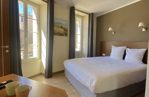 Cotignac Hotel | Hôtel La Falaise
