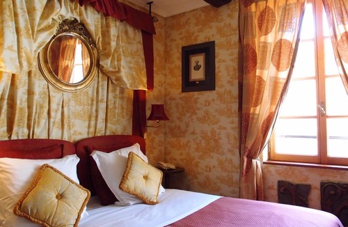 Saint-Laurent-des-Arbres Hotel | Hôtel Le Saint Laurent