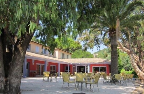 Cavaliere Beach Apartment | Heated Pool and Direct Beach Access for 4 People - Le Lavandou