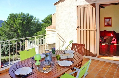 Sainte-Croix-du-Verdon Apartment | Holiday apartment Riez for 1 - 4 persons with 2 bedrooms - Holiday apartment in one or multi-family