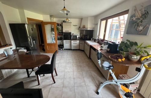 Chateauneuf-de-Gadagne House | Holiday Home 'Avec Piscine' with Private Pool, Private Garden and Wi-Fi