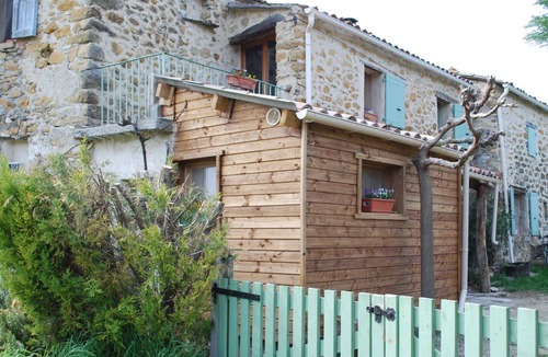 Montlaux House | Holiday Home 'Gîte La Ferme' with Mountain View, Garden & Wi-Fi