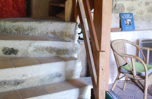 Montlaux House | Holiday Home 'Gîte La Ferme' with Mountain View, Garden & Wi-Fi