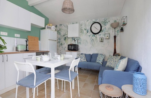 Gargas House | Holiday Home in Gargas near Route des Ocres