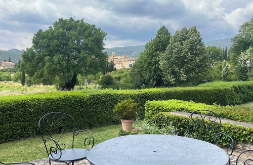 Lourmarin House | Holiday Home in Lourmarin – Stunning View of the Château