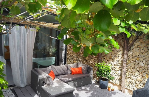 Pertuis House | Holiday Home in Pertuis with Private Pool