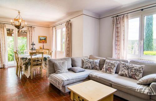 Carces House | Holiday Home Le Clos des Oliviers by Interhome