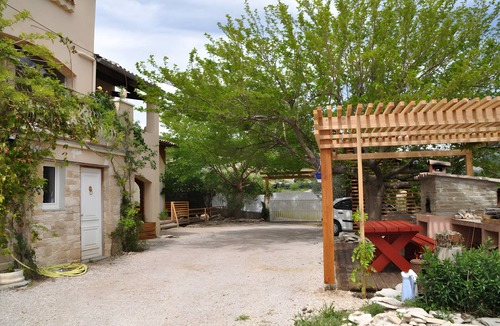Sisteron House | Holiday Home 'Manzafaro' with Mountain View and Private Terrace