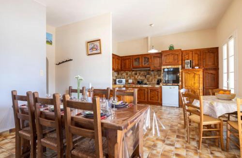 Chateaurenard House | Holiday Home Mas de la Gourmette by Interhome