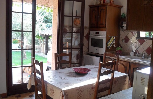 Cabasse House | Holiday house Cabasse for 1 - 6 persons with 3 bedrooms - Holiday house