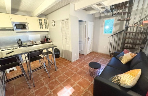 Grans House | Holiday house Grans for 1 - 5 persons with 2 bedrooms - Row house