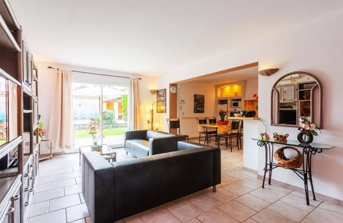 Taillades House | Holiday house Taillades for 2 - 6 persons with 3 bedrooms - Holiday house