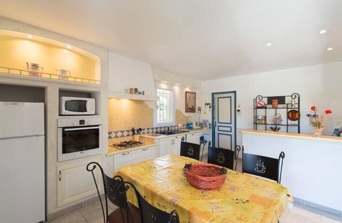 Taillades House | Holiday house Taillades for 2 - 6 persons with 3 bedrooms - Holiday house