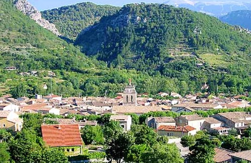 La Roche-sur-le-Buis Apartment | Homerez - Amazing apartement for 6 ppl. with shared pool at La Roche-sur-le-Buis
